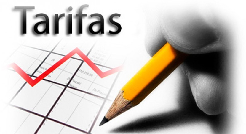 Cómo fijar tarifas de traducción en 2025: factores, estándares y buenas prácticas